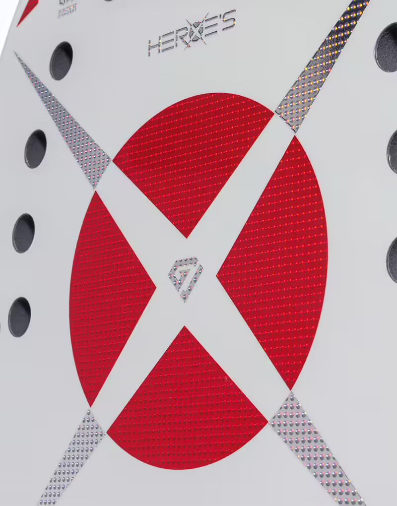 STARLIGHT RUBY 2026 beach tennis paddle, co-designed by Giulia Gasparri and Ninny Valentini